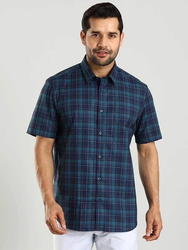 Indian Terrain Men's Regular Fit Half Sleeve Checkered Blue Shirt